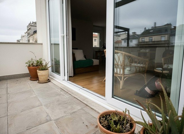 Fabricación e instalación de ventanas correderas de PVC en A Coruña - Imagen 1
